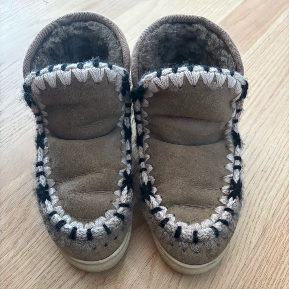 MOU Boots